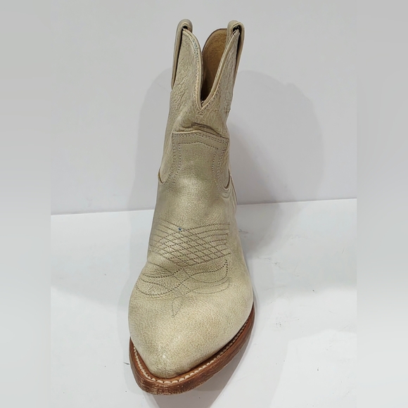 Frye BILLY SHORT 77816 Beige Leather Ankle Boot Western Rodeo Pull-On 7.5 B Used